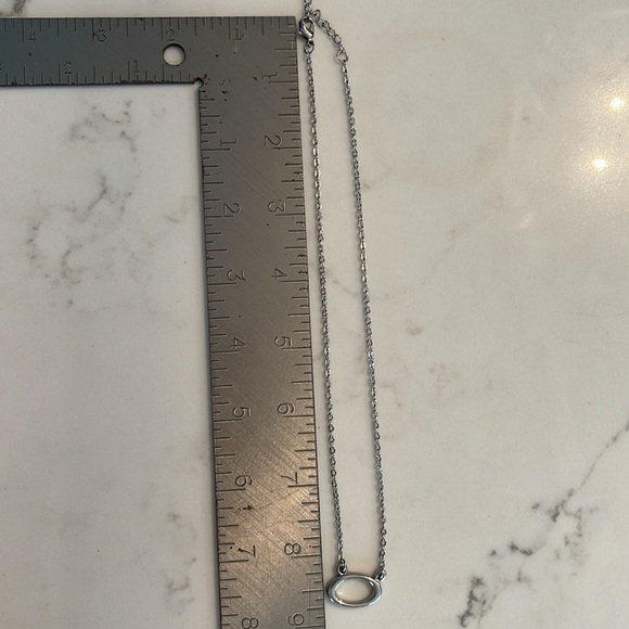 “O” Necklace - Picture 4 of 5